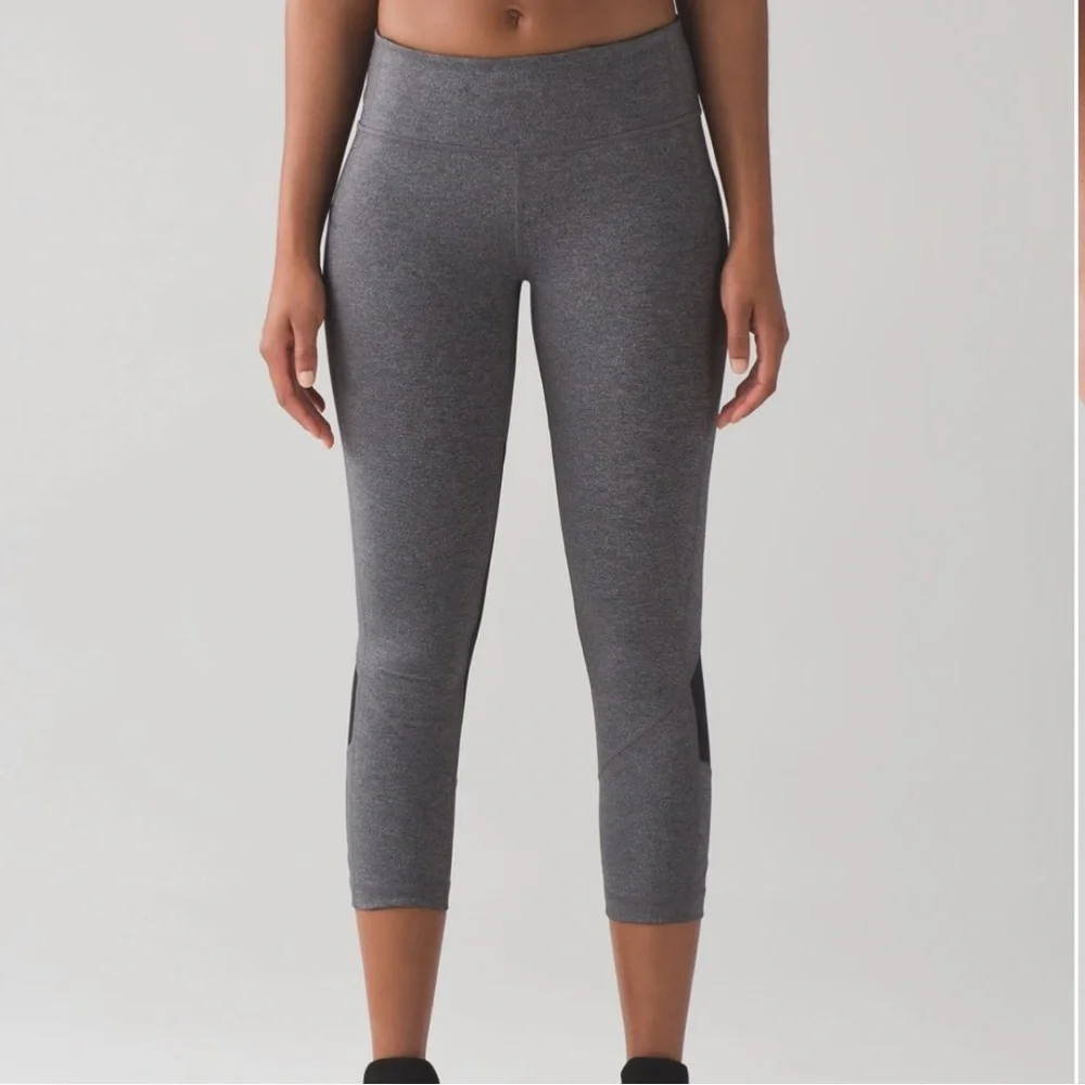 Lululemon Athletica Pace Rival Crop Heathered Black/ Gray Slate Leggings Size 2
